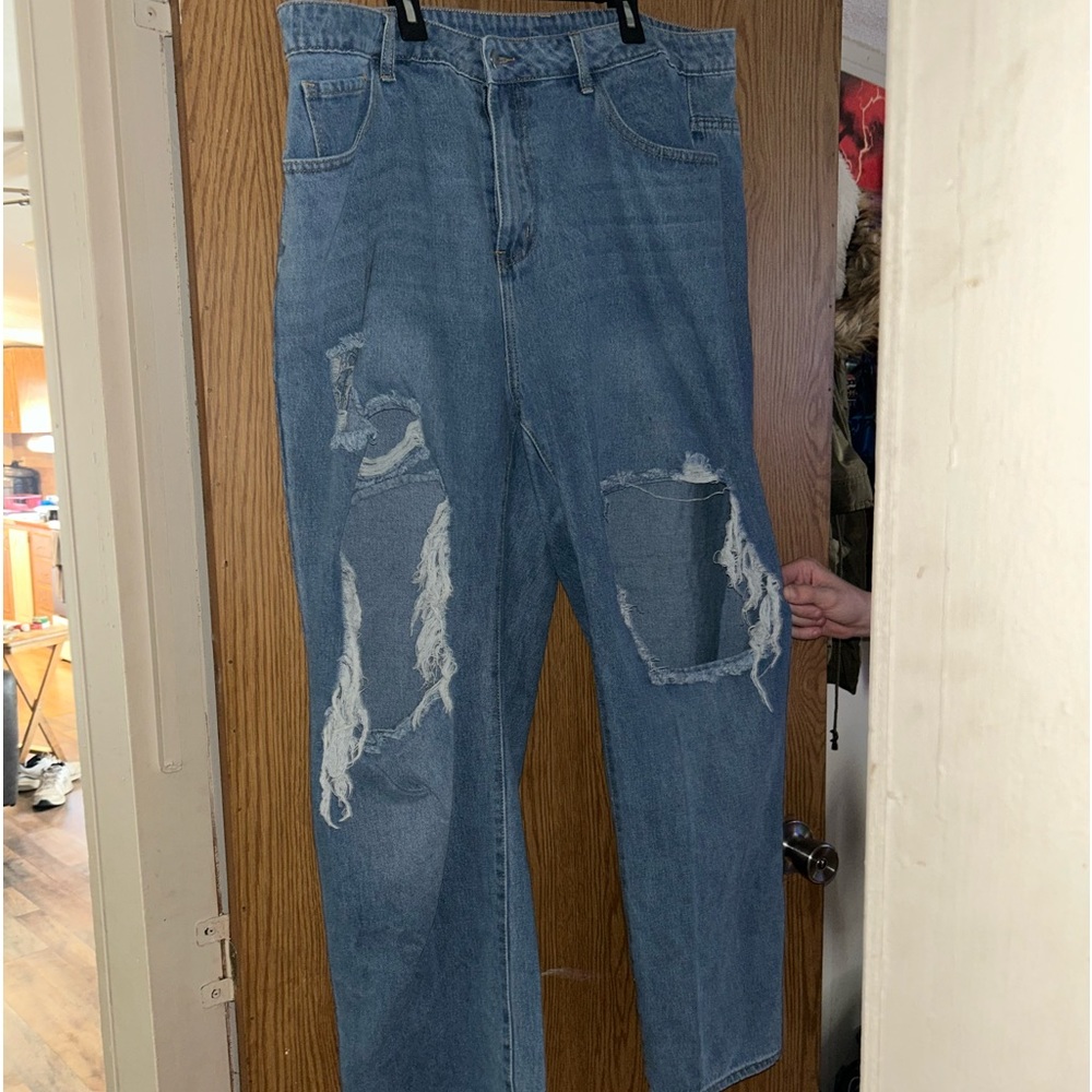 Plus Size Distressed Jeans
